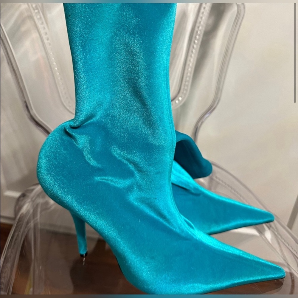 BALENCIAGA BLUE VELVET ANKLE BOOT